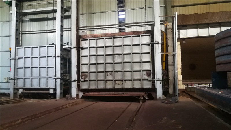 為磨機(jī)、窯做的大齒輪及輪帶的熱處理爐